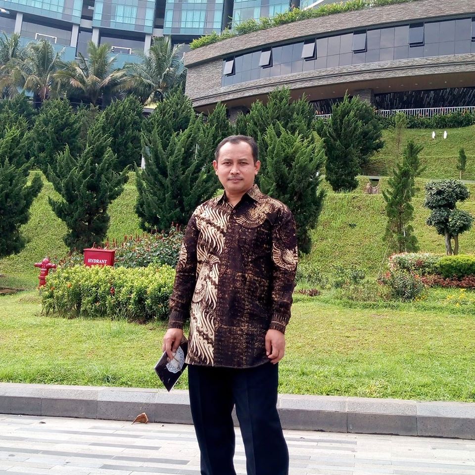 Helmi Hidayat